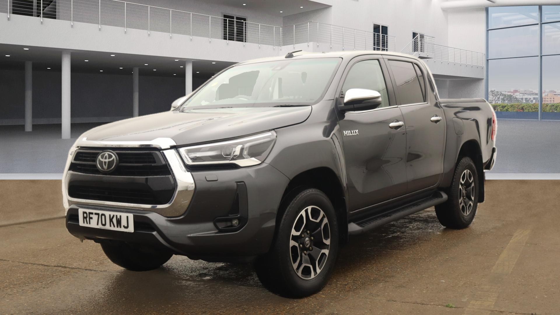 TOYOTA Hilux